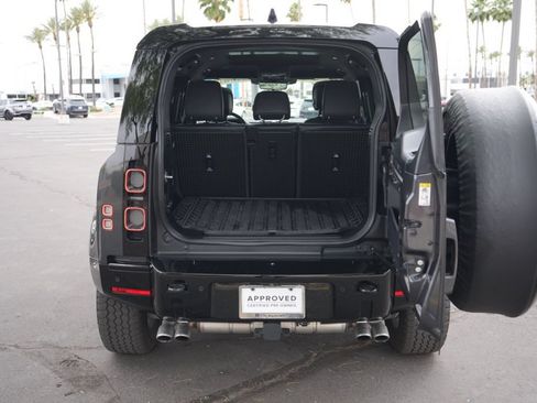 Used 2024 Land Rover Defender 110 V8 AWD/4WD image 7