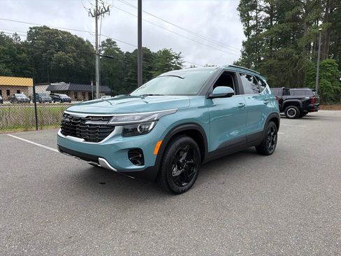 Used 2026 Kia Seltos EX w/ EX Sunroof Package AWD/4WD image 2