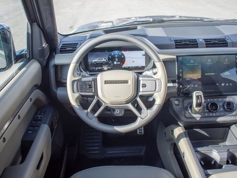 New 2026 Land Rover Defender 110 AWD/4WD image 12