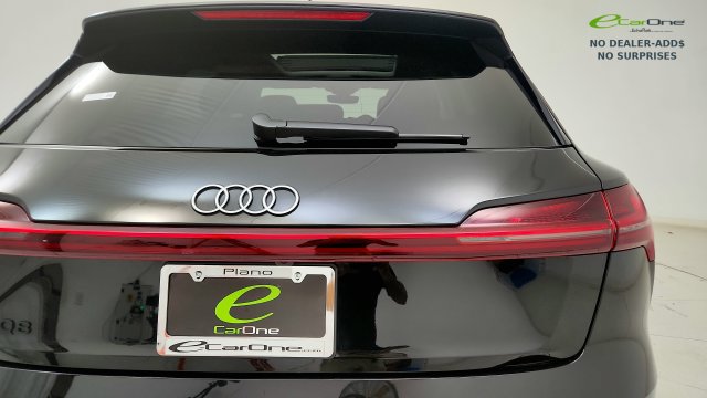 Used 2024 Audi Q8 e-tron Premium AWD/4WD image 28