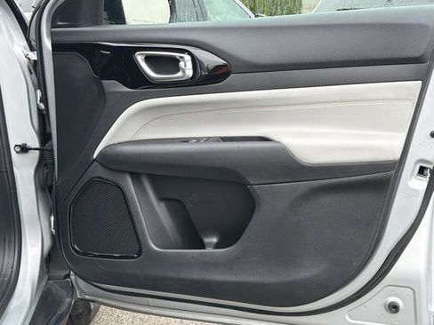 Used 2024 Jeep Compass Limited image 26