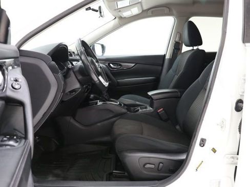 Used 2018 Nissan Rogue SV w/ Premium Package image 18