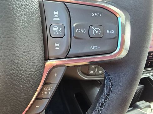 Used 2025 RAM 2500 Laramie AWD/4WD image 7