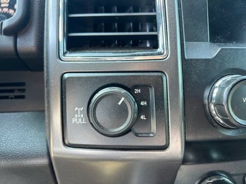 Used 2019 Ford F150 XLT w/ Equipment Group 302A Luxury AWD/4WD image 27
