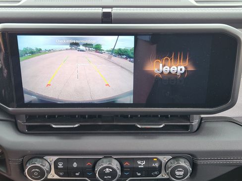 Used 2025 Jeep Wrangler Sahara w/ Safety Group image 26