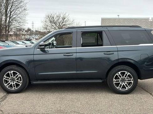 New 2025 Ford Expedition Active image 4