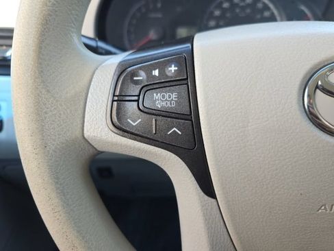 Used 2012 Toyota Sienna LE w/ Towing Pkg FWD image 24