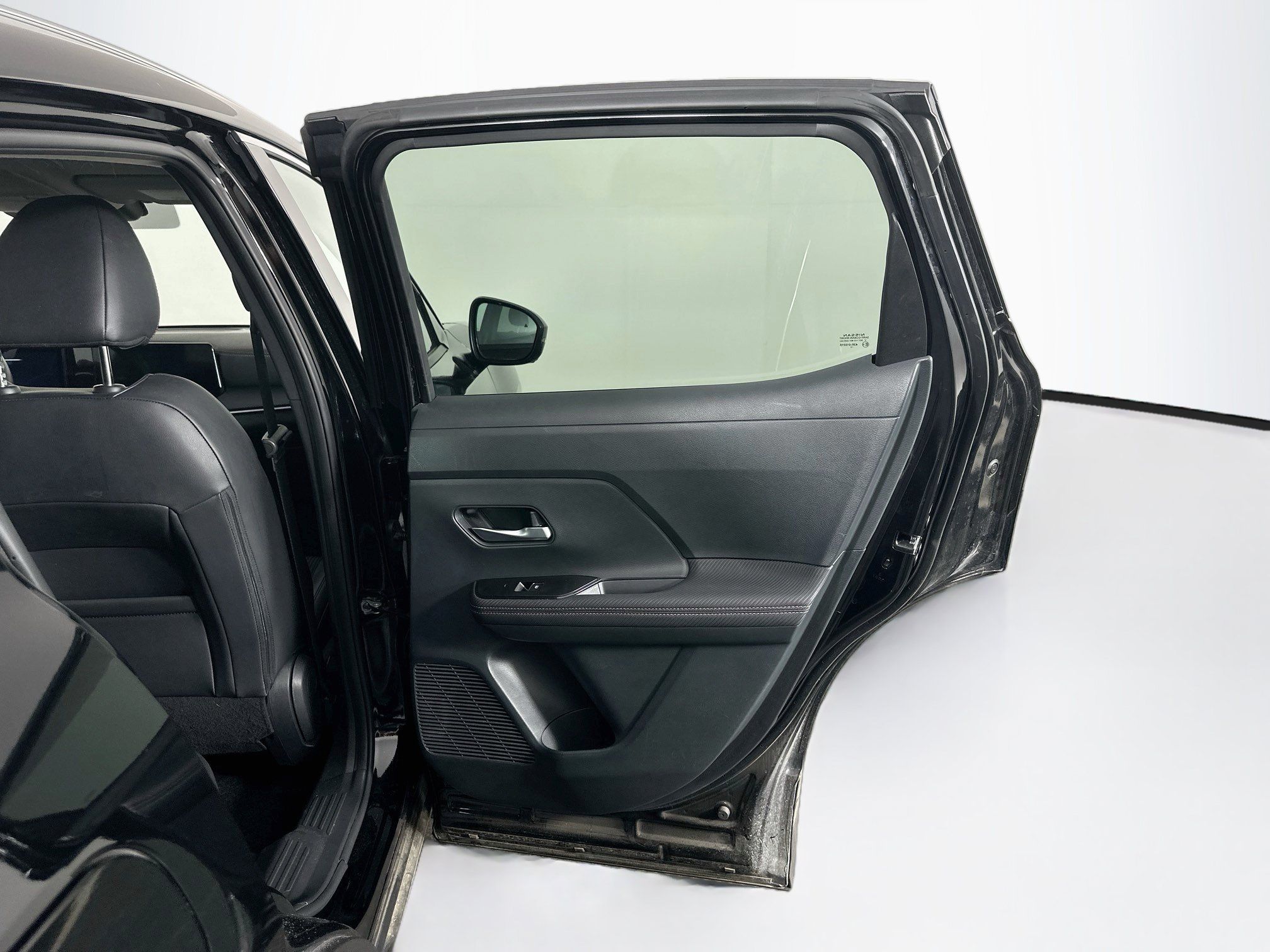 Used 2025 Nissan Kicks SR FWD image 28