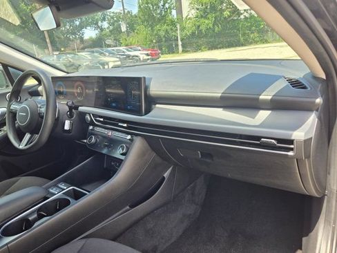 Used 2025 Hyundai Sonata SEL FWD image 30