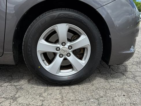 Used 2011 Toyota Sienna LE FWD image 36