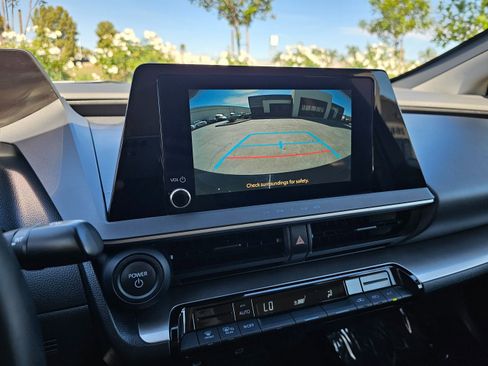 Used 2025 Toyota Prius LE image 31