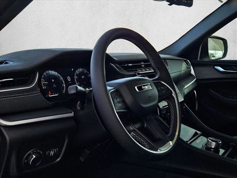 New 2026 Jeep Grand Cherokee L Laredo image 3