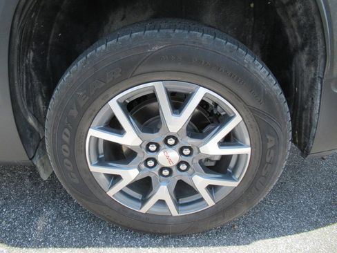Used 2023 GMC Acadia SLT FWD image 5