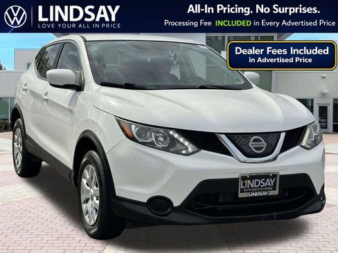 Used 2018 Nissan Rogue Sport S FWD image 1