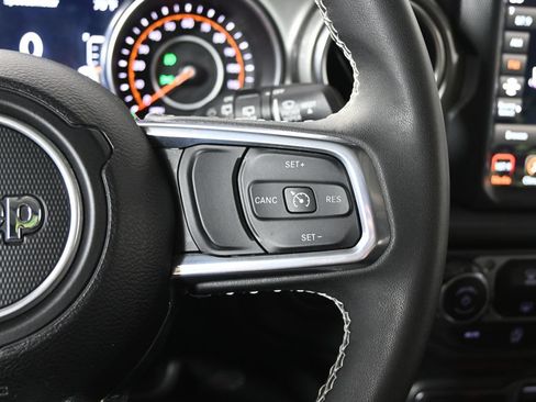 Used 2023 Jeep Wrangler Unlimited Sahara AWD/4WD image 38