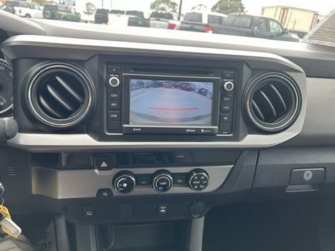 Used 2017 Toyota Tacoma SR5 w/ Tow Package image 15