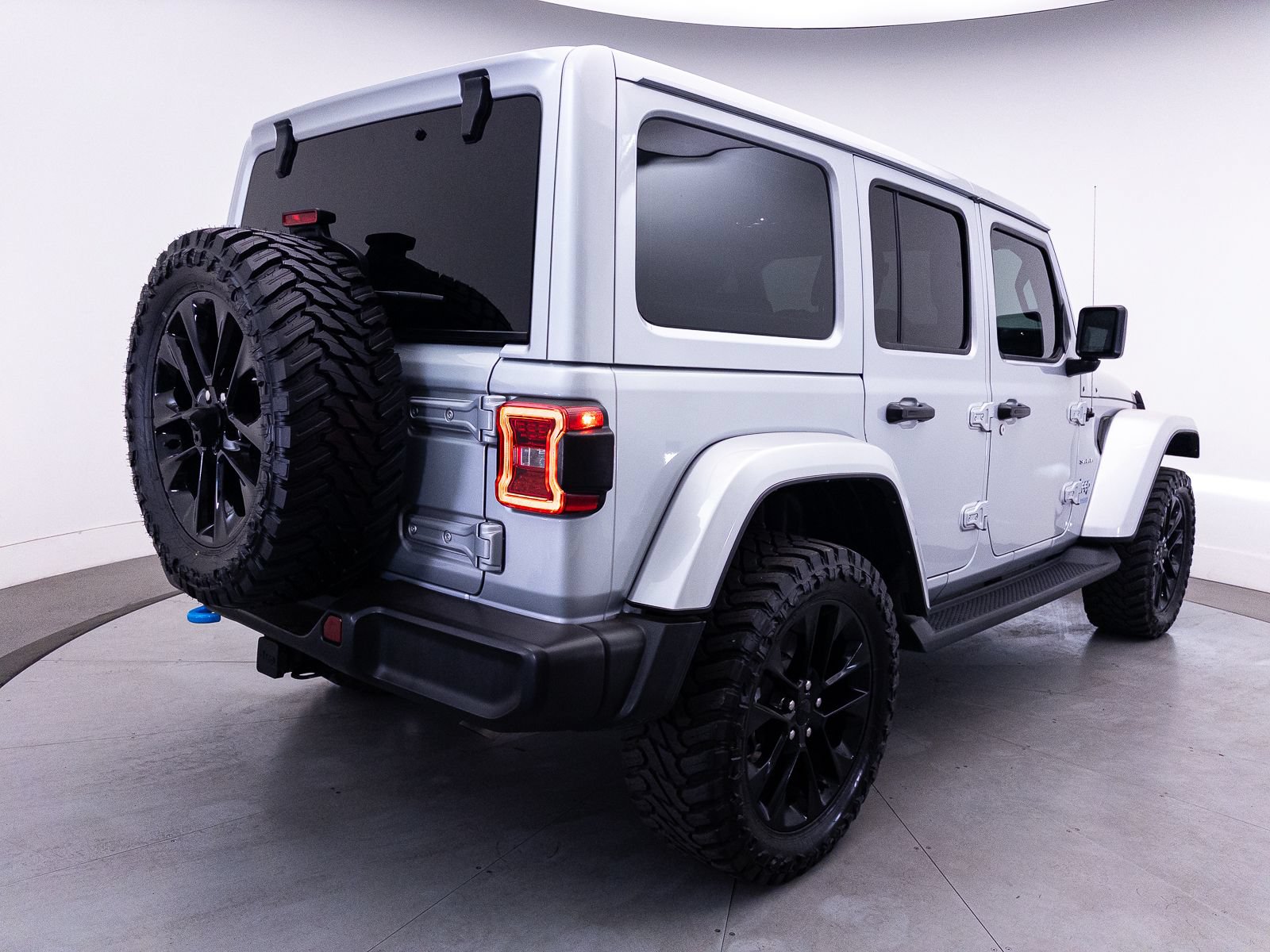 Used 2022 Jeep Wrangler Unlimited Sahara AWD/4WD image 22