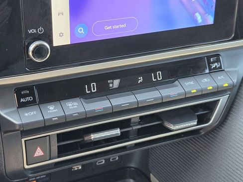 Used 2025 Toyota Camry SE FWD image 20