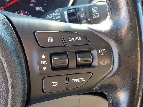 Used 2017 Kia Sedona LX w/ LX Essentials Premium Package image 18