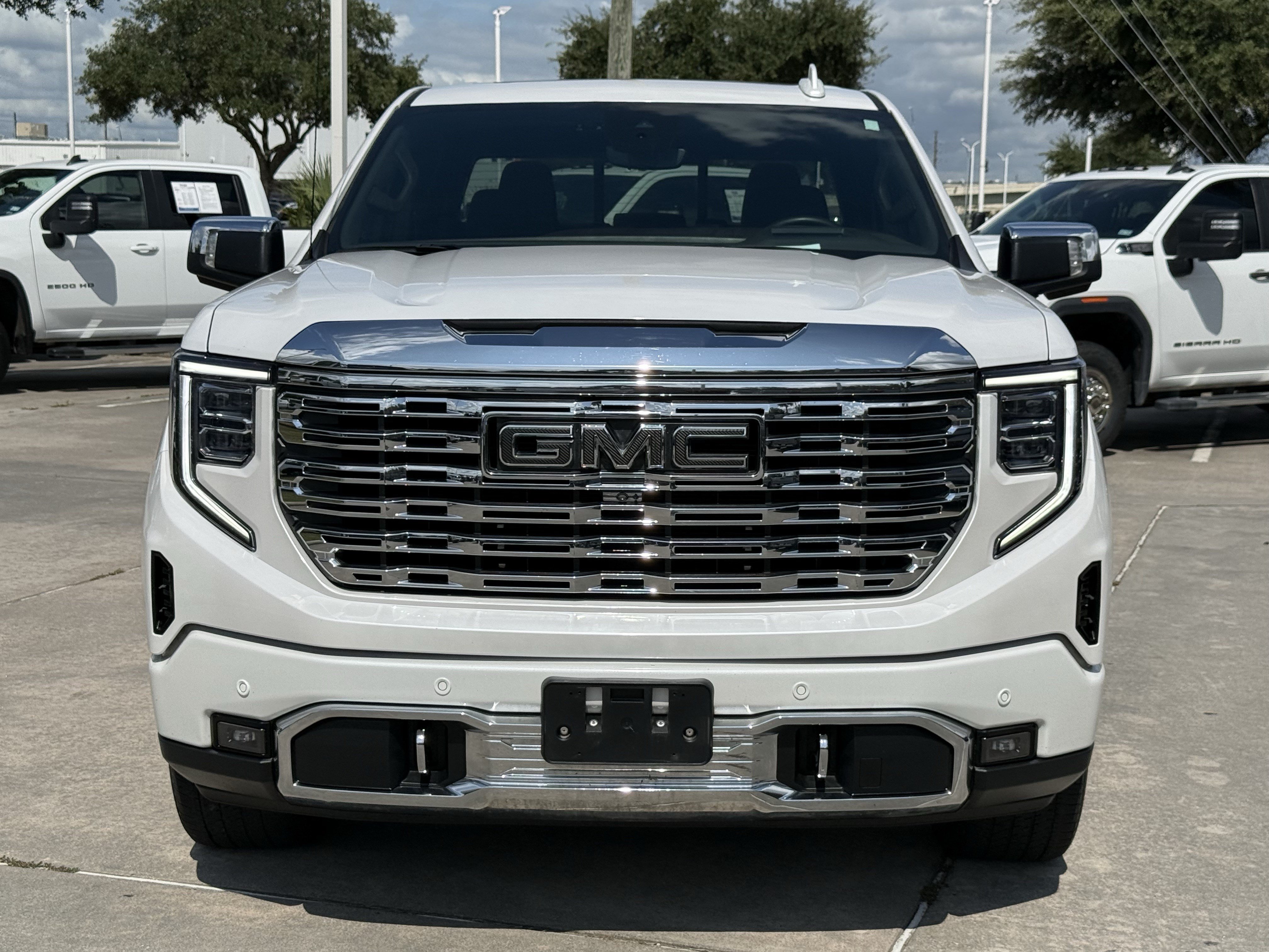 Used 2023 GMC Sierra 1500 Denali w/ Denali Reserve Package AWD/4WD image 10