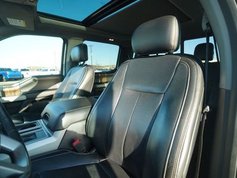 Used 2018 Ford F150 Lariat image 33