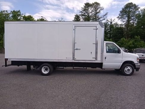 New 2026 Ford E-450 and Econoline 450 Super Duty w/ Power Equipment Group RWD image 2