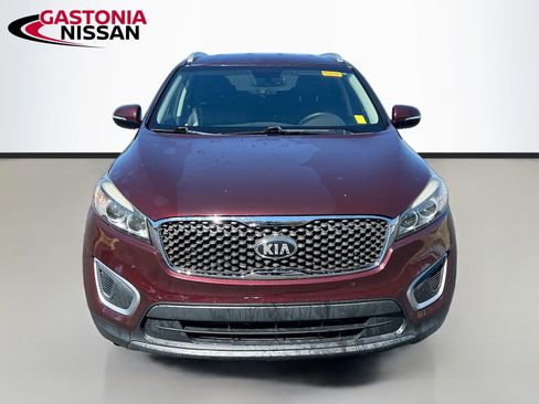 Used 2018 Kia Sorento LX image 2