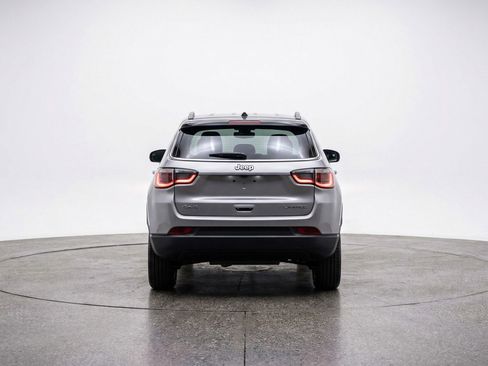 Used 2025 Jeep Compass Limited AWD/4WD image 7