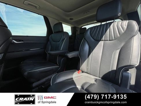 Used 2024 Hyundai Palisade Limited FWD image 23