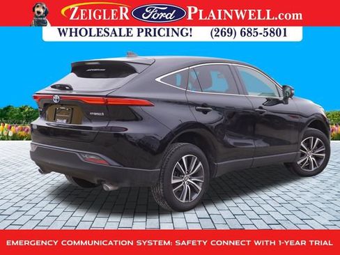Used 2022 Toyota Venza LE image 5