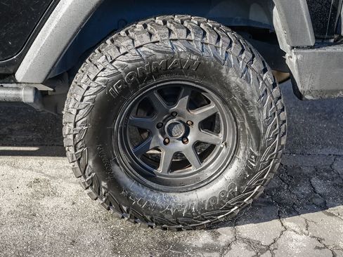 Used 2017 Jeep Wrangler Unlimited Sport w/ Quick Order Package 24S image 10