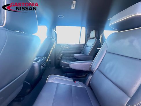 Used 2023 Chevrolet Suburban Premier image 32