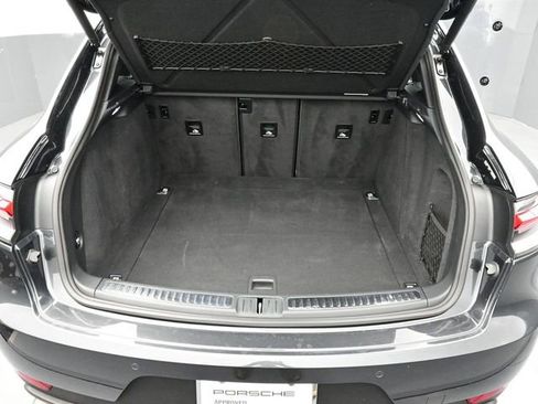 Certified 2020 Porsche Macan image 16