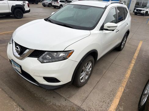 Used 2016 Nissan Rogue SV w/ SV Premium Package AWD/4WD image 3