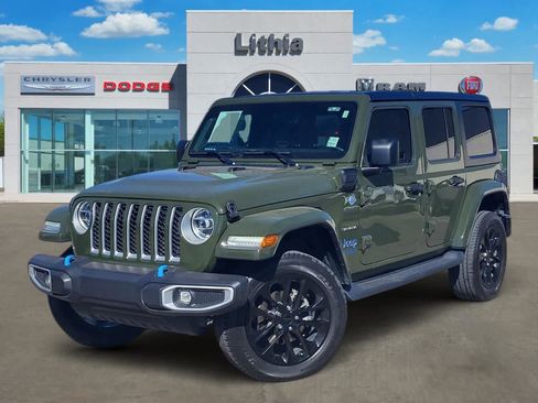 Used 2022 Jeep Wrangler Unlimited Sahara w/ Cold Weather Group AWD/4WD image 1
