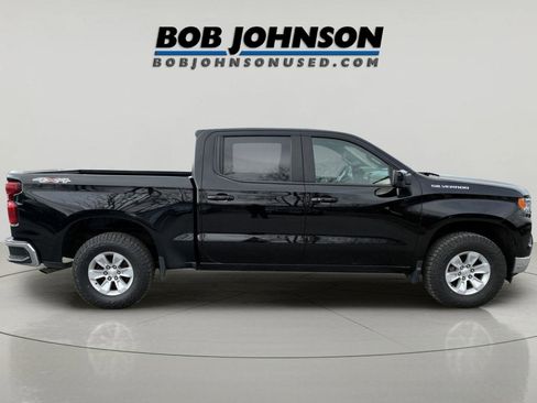 Used 2023 Chevrolet Silverado 1500 LT AWD/4WD image 2