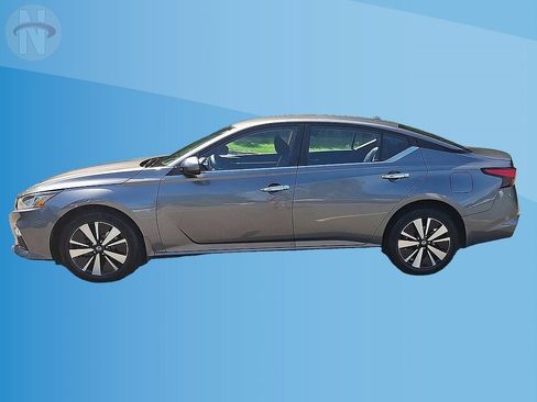 Used 2021 Nissan Altima 2.5 SV AWD/4WD image 5