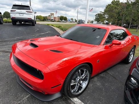 Used 2022 Dodge Challenger R/T Scat Pack w/ Plus Package RWD image 2