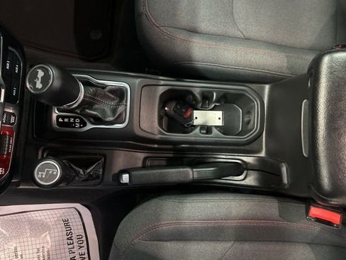 Used 2024 Jeep Wrangler Unlimited Rubicon image 31