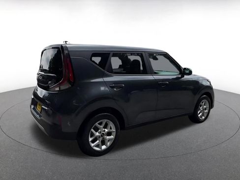Used 2025 Kia Soul LX w/ LX Technology Package FWD image 15