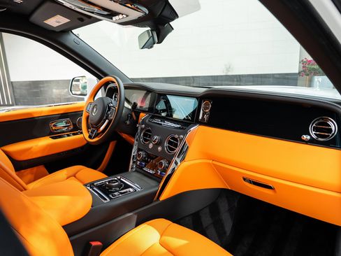 Used 2025 Rolls-Royce Cullinan image 27