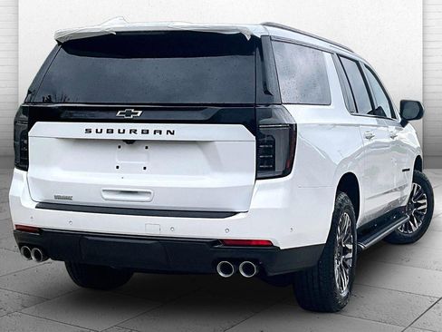 New 2026 Chevrolet Suburban Z71 w/ Z71 Off-Road Package AWD/4WD image 13