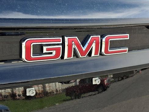 New 2026 GMC Acadia Elevation AWD/4WD image 13