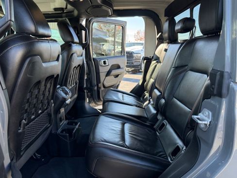 Used 2022 Jeep Gladiator Rubicon w/ Cold Weather Group image 14