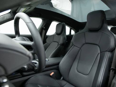 New 2025 Porsche Taycan Turbo image 5