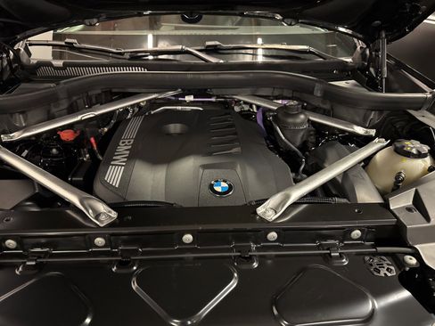 Used 2024 BMW X6 xDrive40i w/ Parking Assistance Package image 32