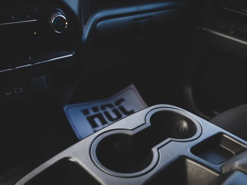 Used 2021 Chevrolet Silverado 2500 Custom w/ Snow Plow Prep/Camper Package image 9