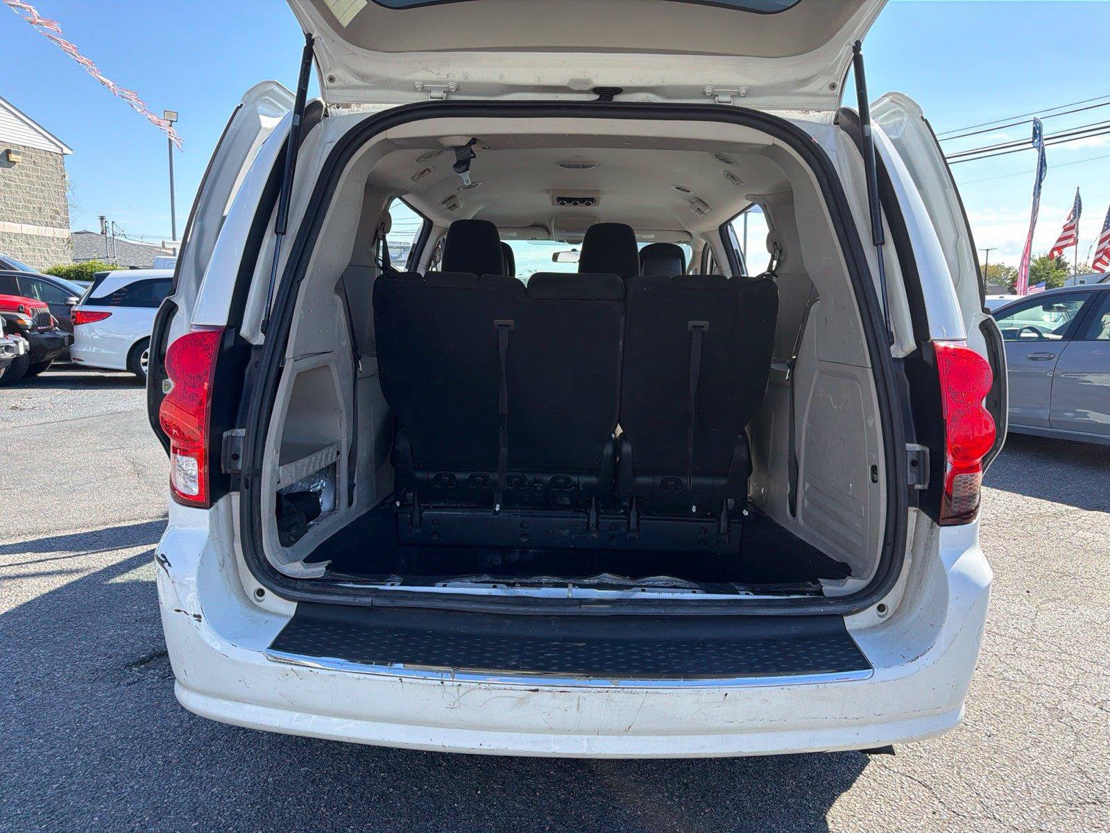 Used 2017 Dodge Grand Caravan SE w/ Power Window Group FWD image 32