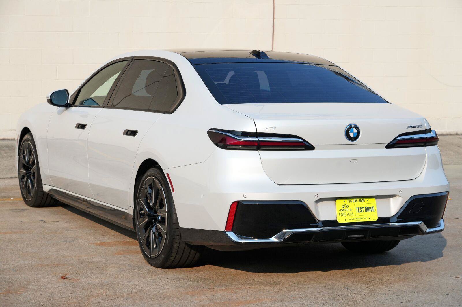 Used 2023 BMW i7 xDrive60 w/ Executive Package 2 AWD/4WD image 64