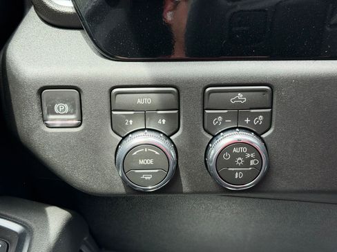 New 2026 GMC Sierra 1500 Elevation w/ Elevation Select Package AWD/4WD image 12
